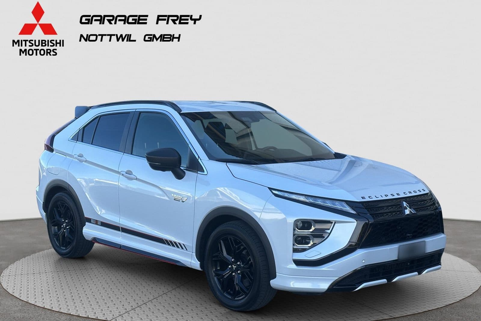 Mitsubishi Eclipse Cross Ralliart in Weiss, Frontansicht