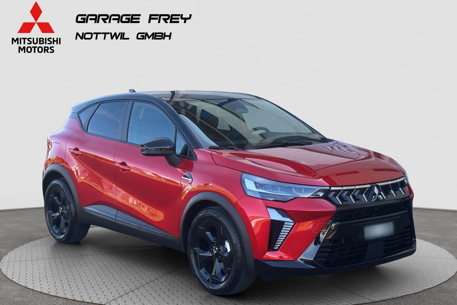Mitsubishi ASX in Rot mit schwarzem Dach, Frontansicht