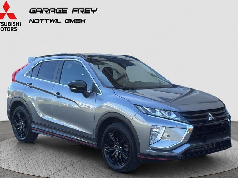 Mitsubishi Eclipse Cross in Grau mit schwarzem Dach, Frontansicht